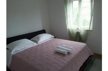 Family pension Maslinica 2